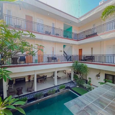 Dedy Beach Inn Кута Екстер'єр фото