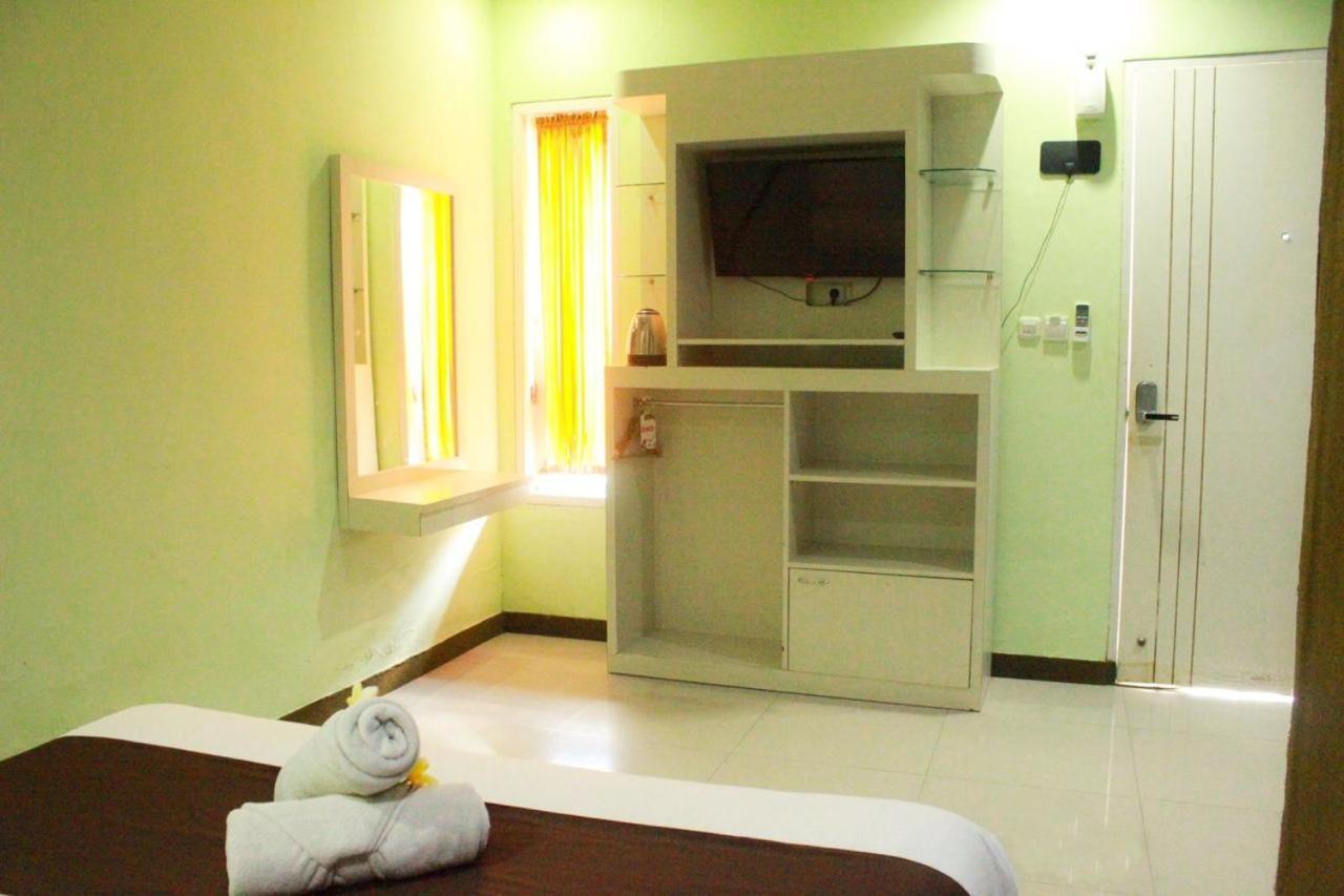 Dedy Beach Inn Кута Екстер'єр фото
