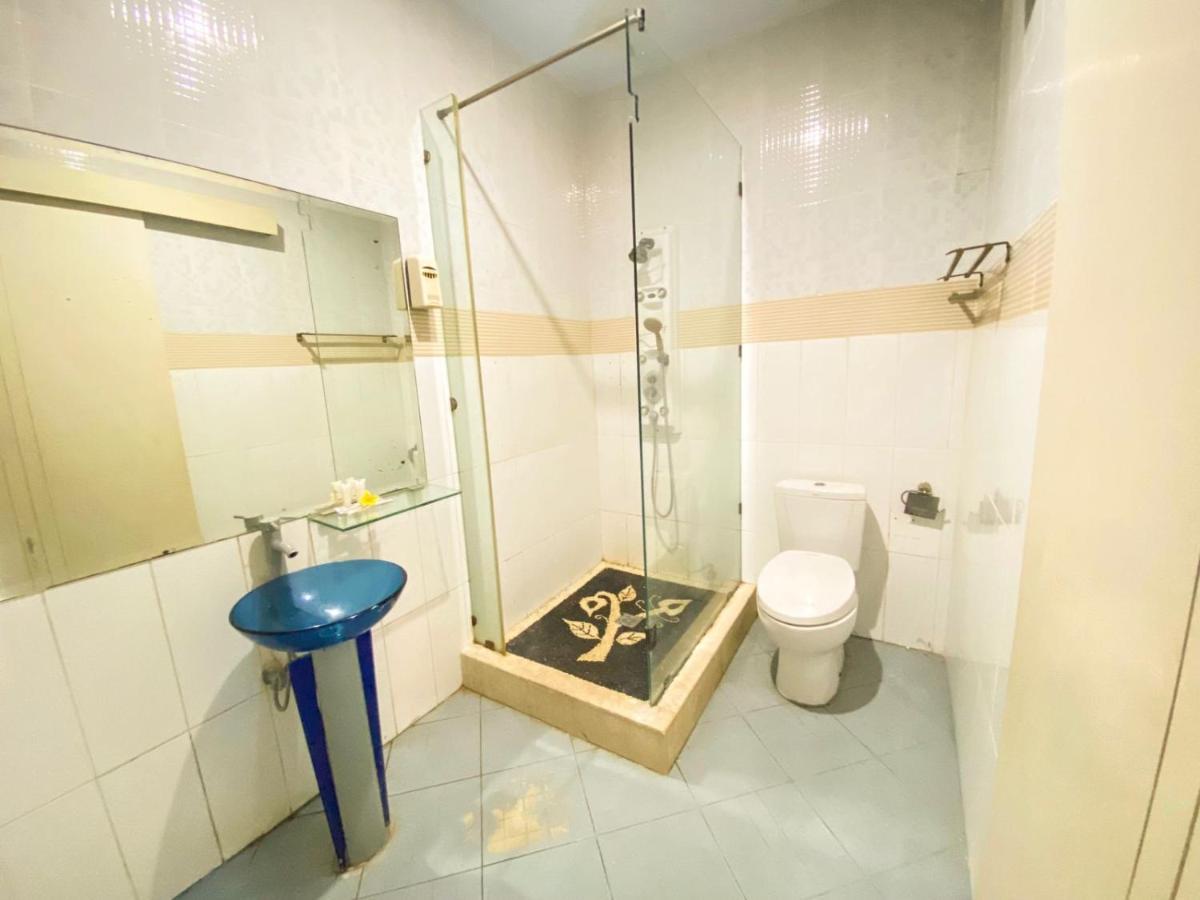 Dedy Beach Inn Кута Екстер'єр фото