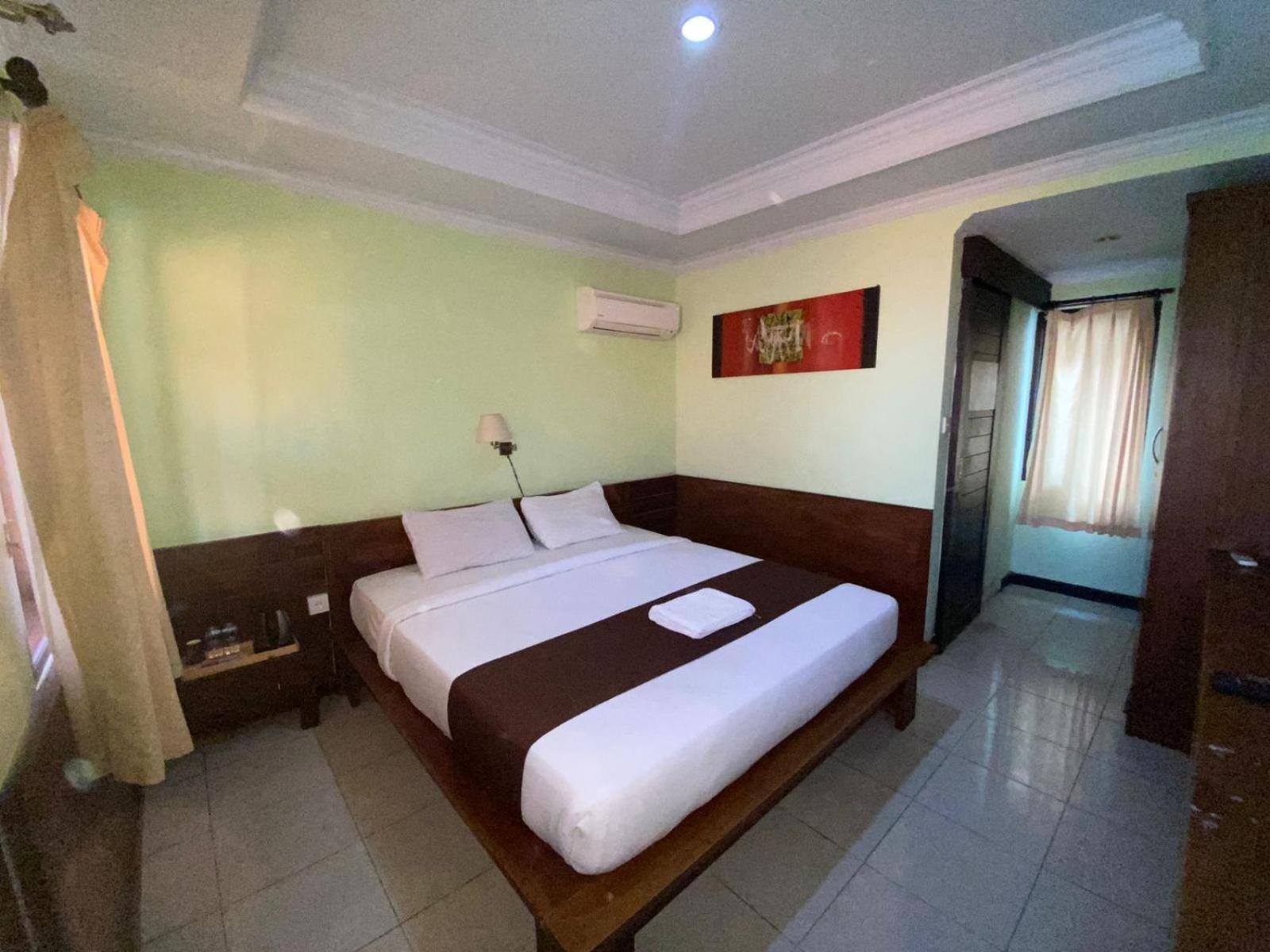 Dedy Beach Inn Кута Екстер'єр фото
