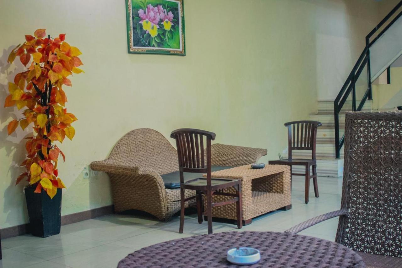 Dedy Beach Inn Кута Екстер'єр фото