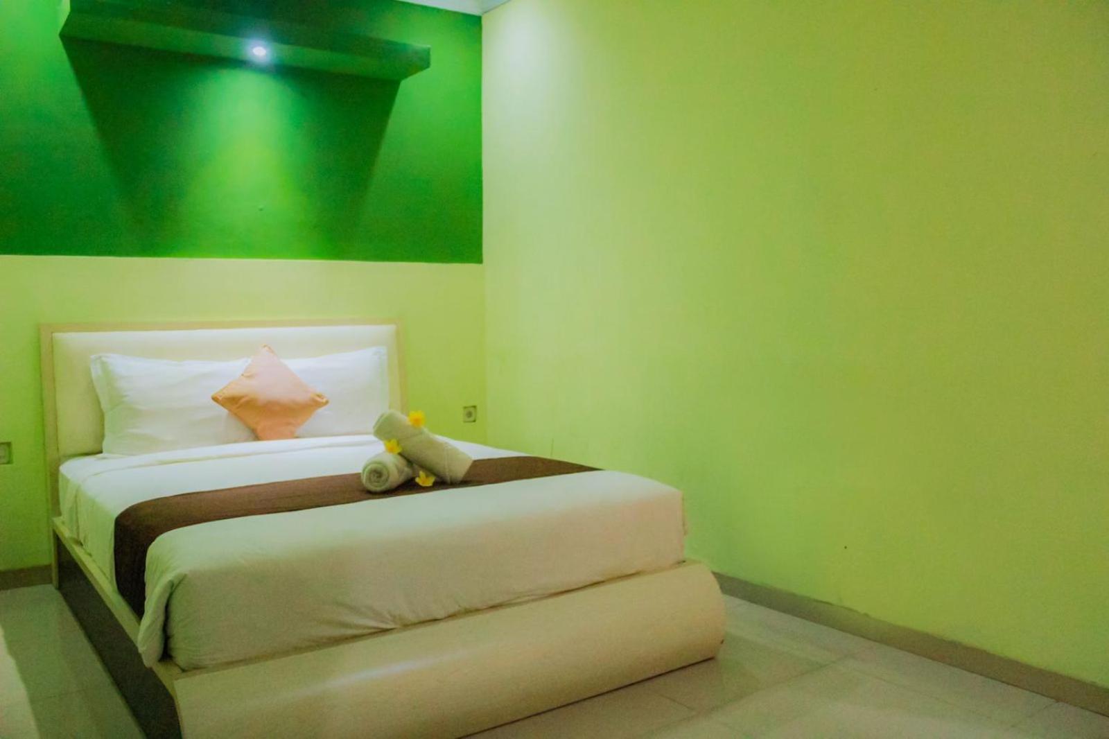 Dedy Beach Inn Кута Екстер'єр фото