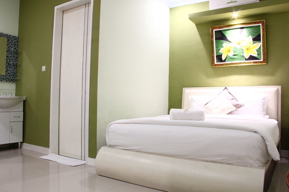 Dedy Beach Inn Кута Екстер'єр фото