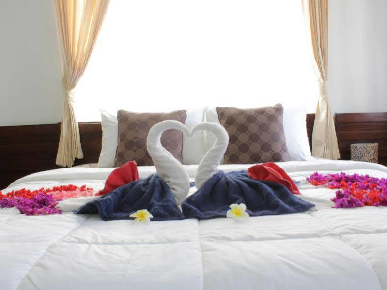 Dedy Beach Inn Кута Екстер'єр фото