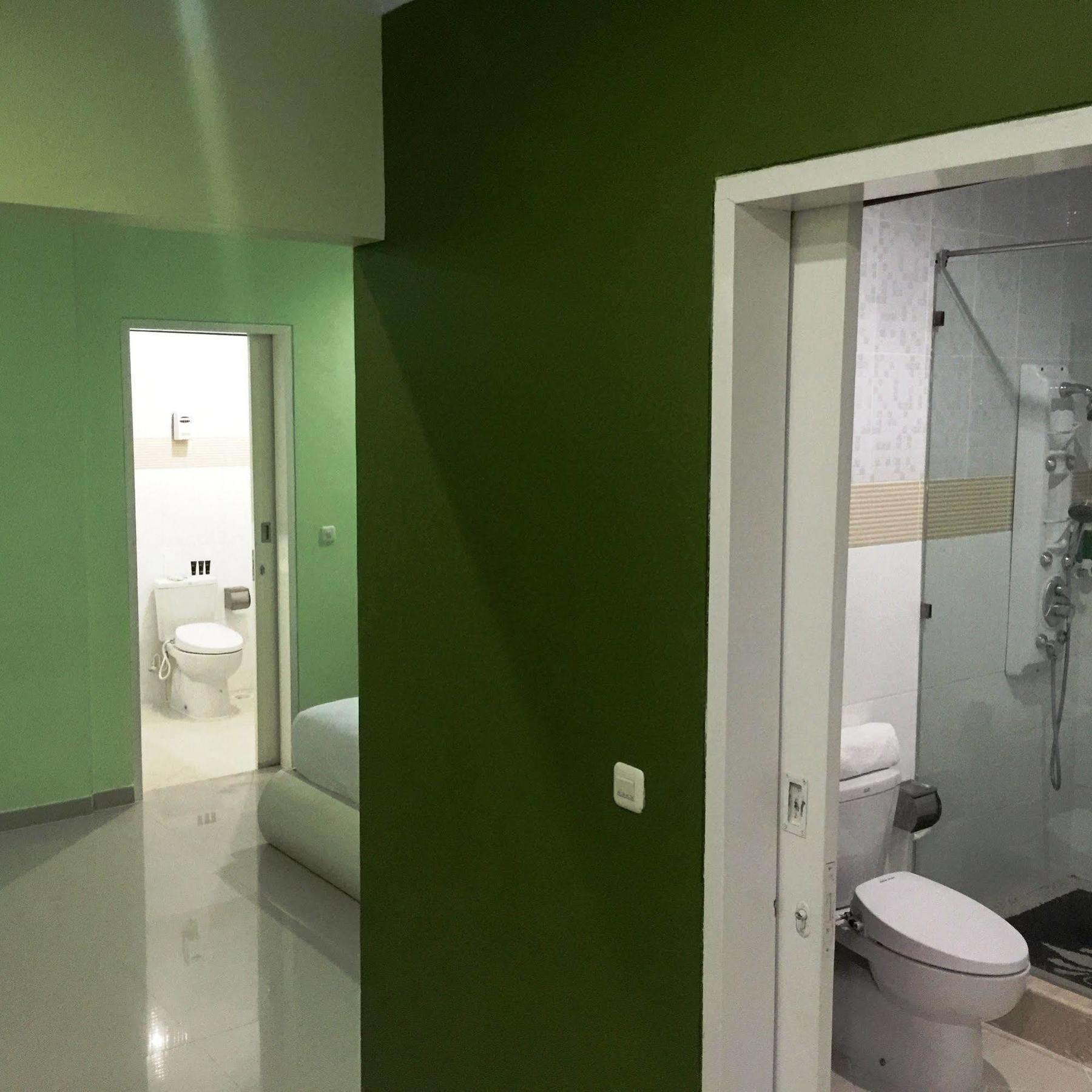 Dedy Beach Inn Кута Екстер'єр фото