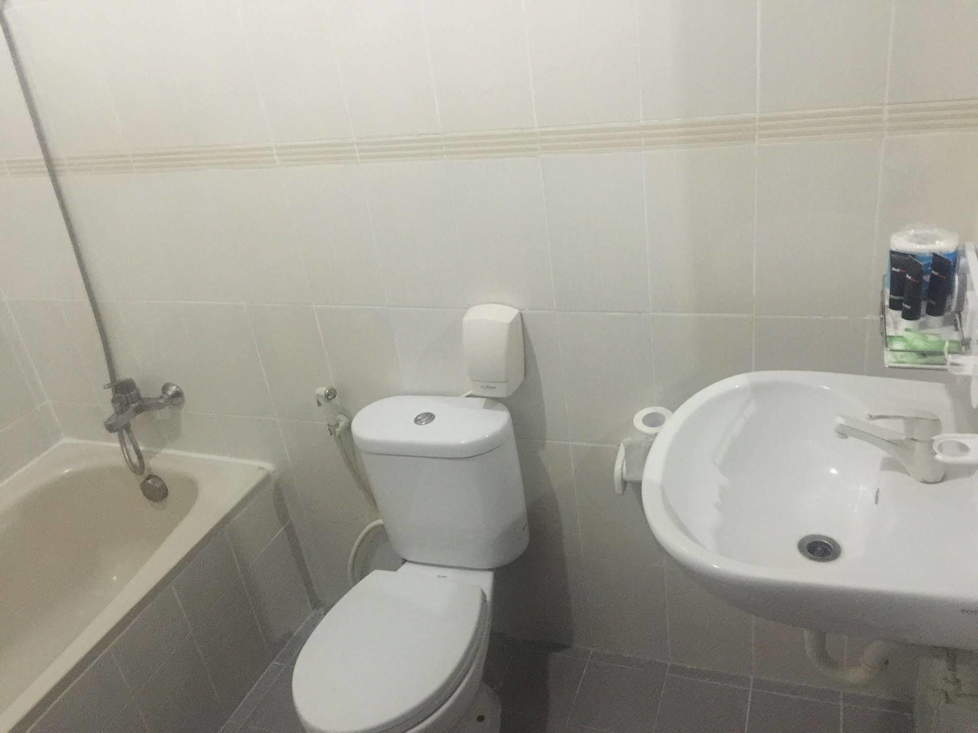 Dedy Beach Inn Кута Екстер'єр фото