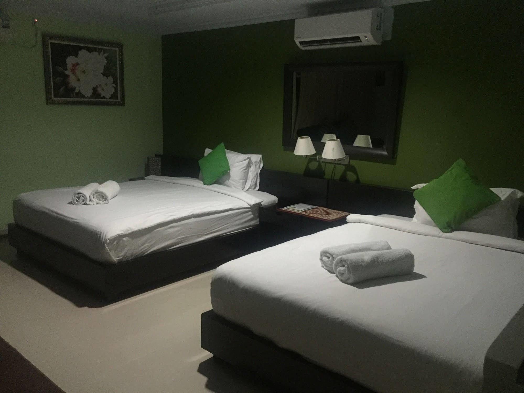 Dedy Beach Inn Кута Екстер'єр фото